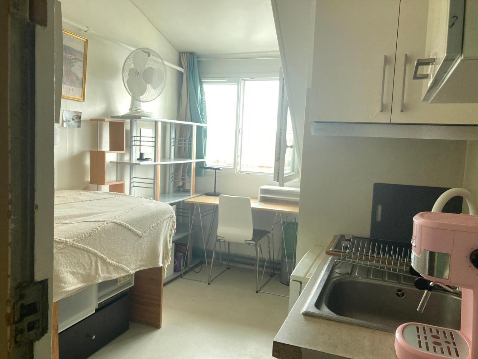 Appartamento Doubles Economiques De 10m2 A Saint Germain Des Pres Parigi